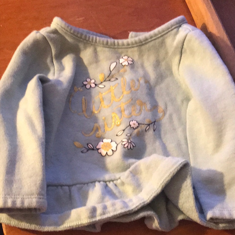 I am selling 6-9M baby Clothes